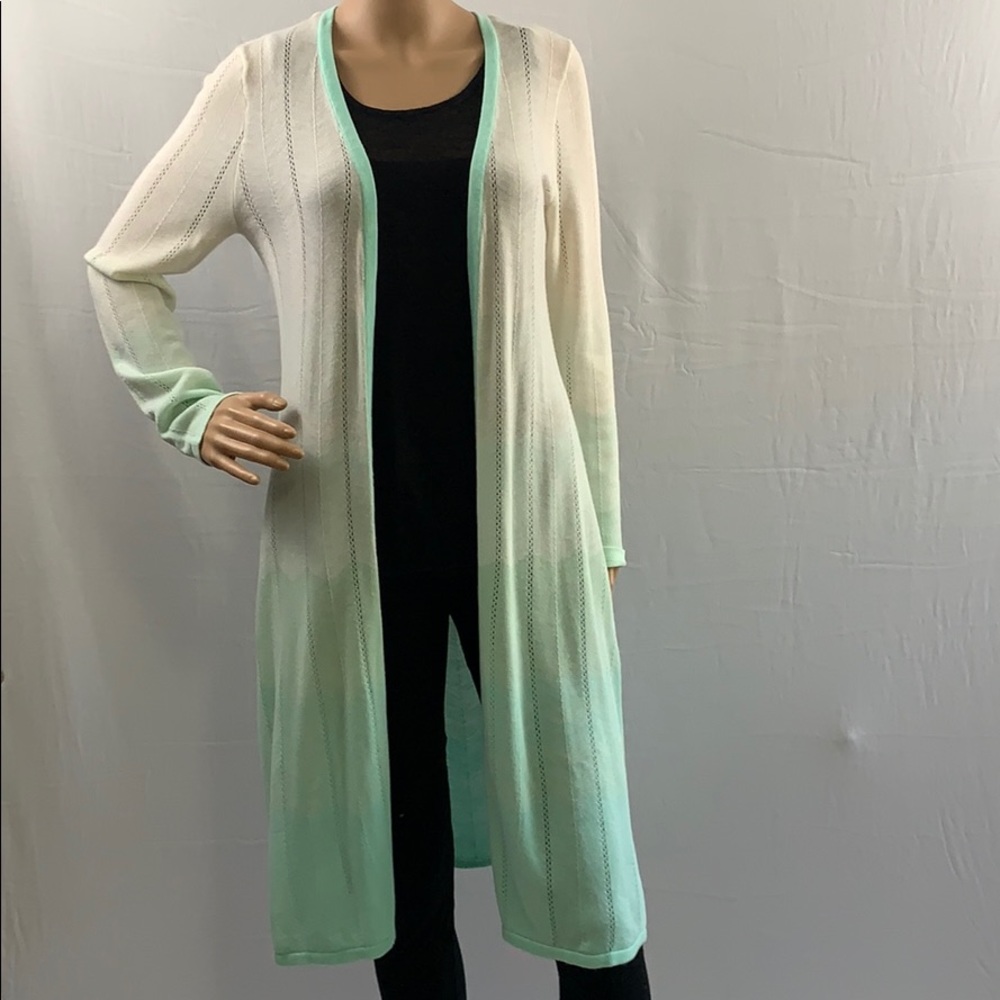 Cardigan sweater like new. Size m